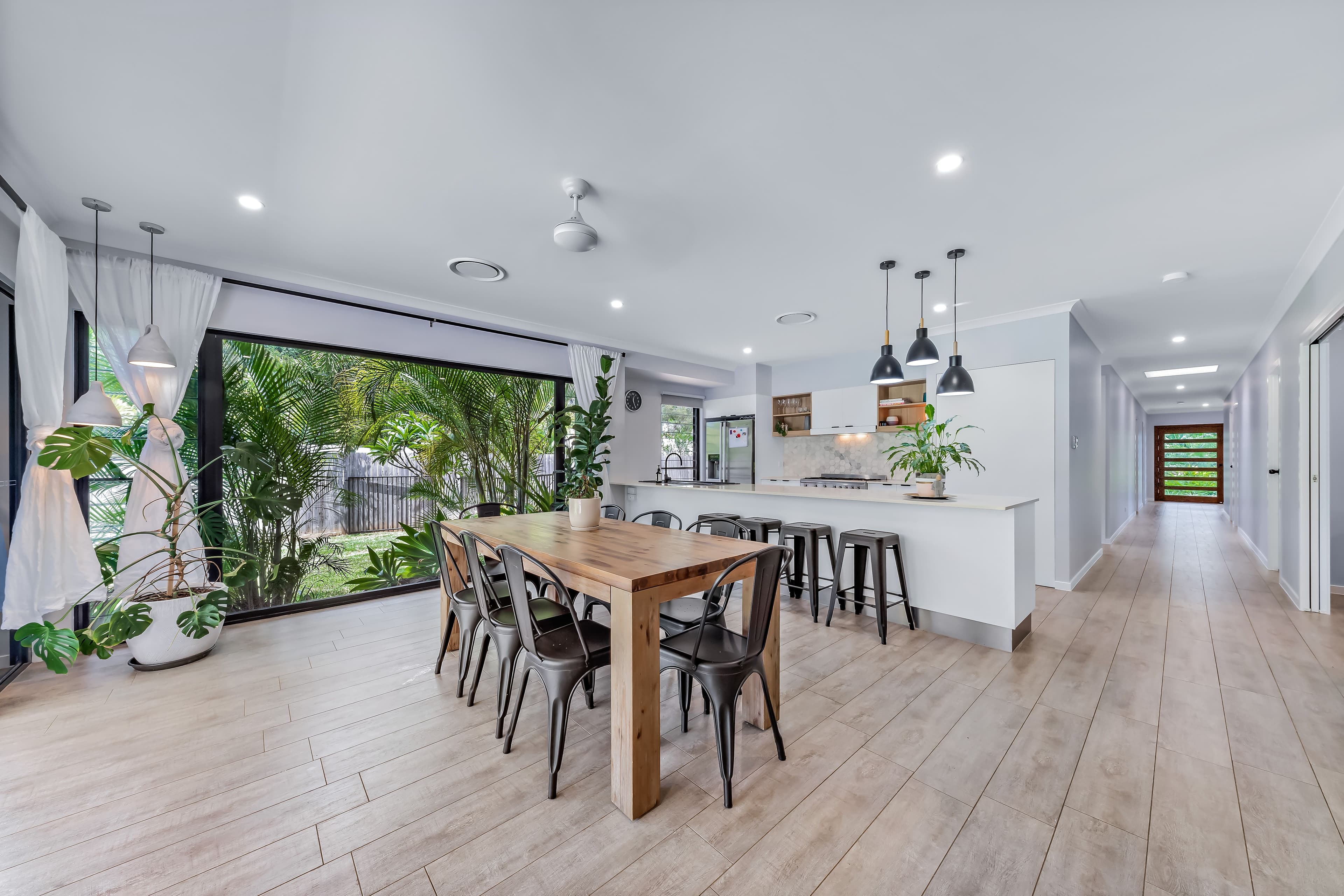 6 Johnswood Close, Cannonvale QLD 4802, Cannonvale - Thumbnail 4