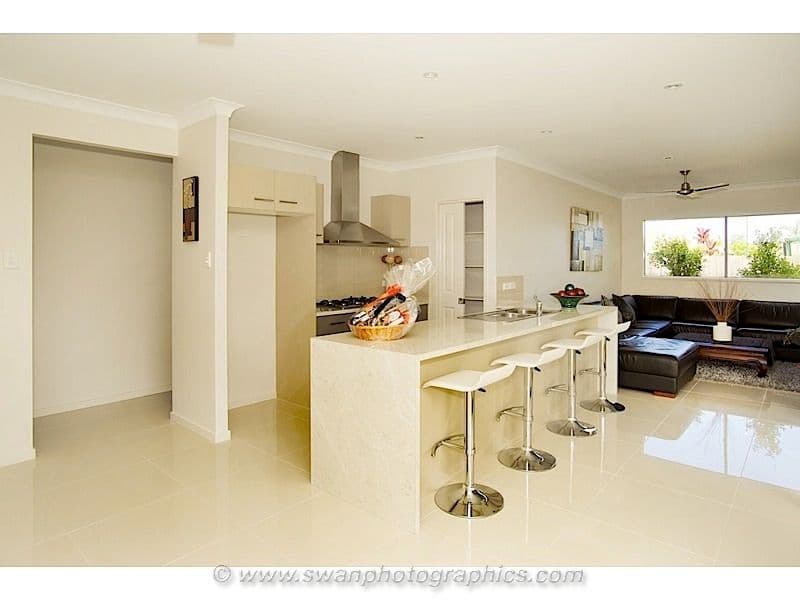 7 Augusta Court, COOMBABAH QLD 4216, Coombabah - Thumbnail 2