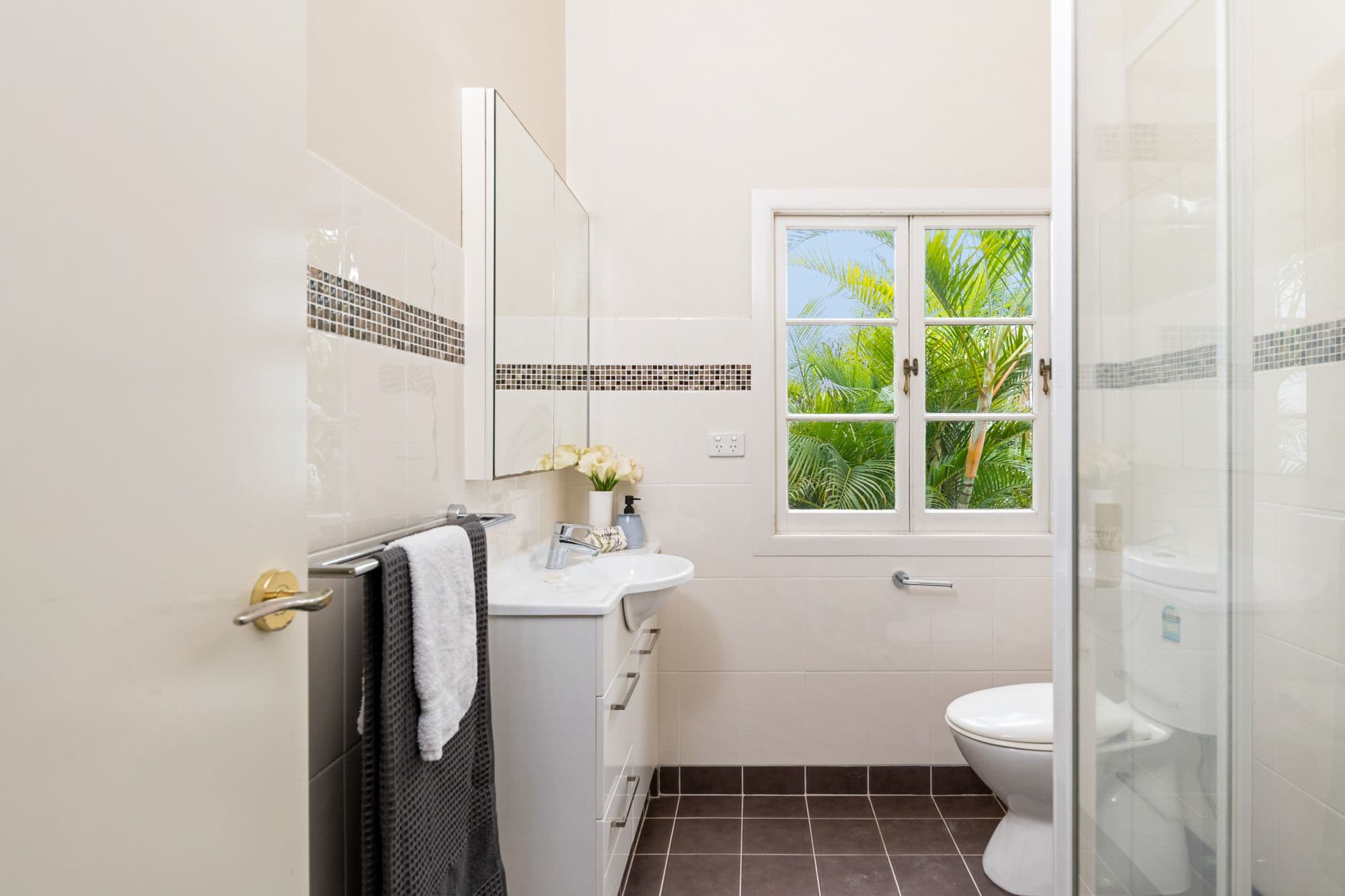 37 Boronia Avenue, Holland Park West QLD 4121, Holland Park West - Thumbnail 8
