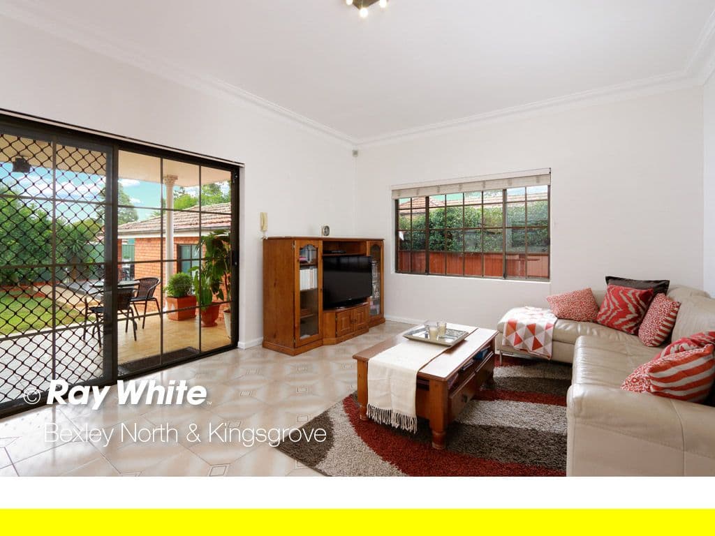62 New England Drive, Kingsgrove NSW 2208, Kingsgrove - Thumbnail 2