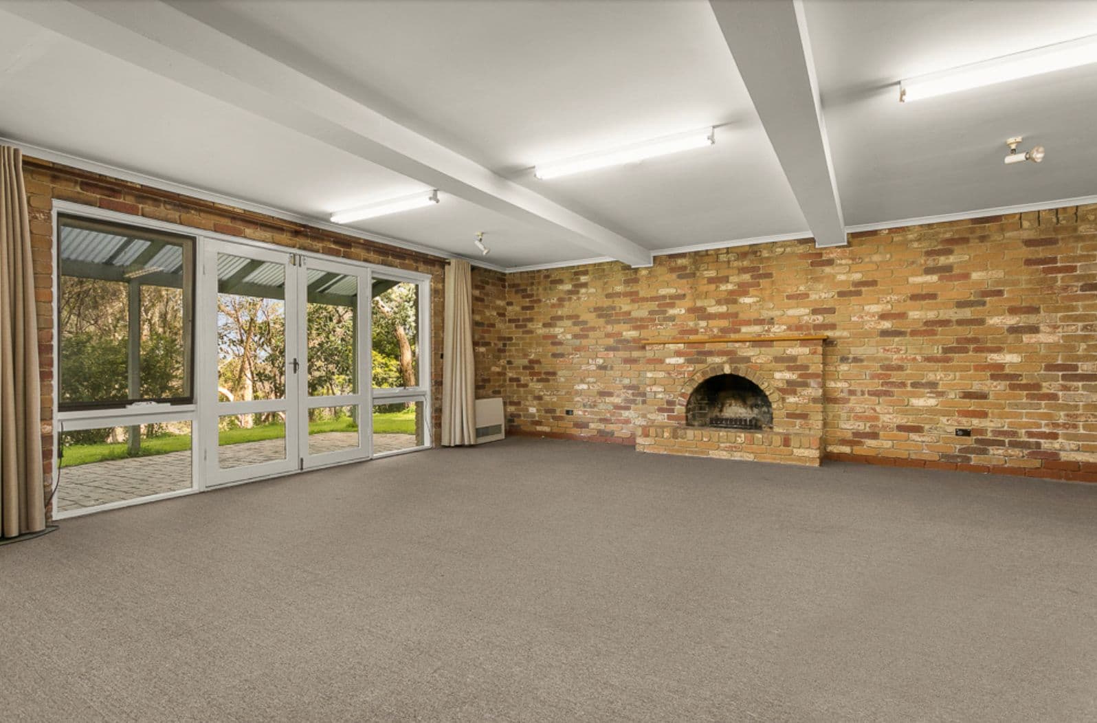 19 Piper Crescent, Eltham VIC 3095, Eltham - Thumbnail 2