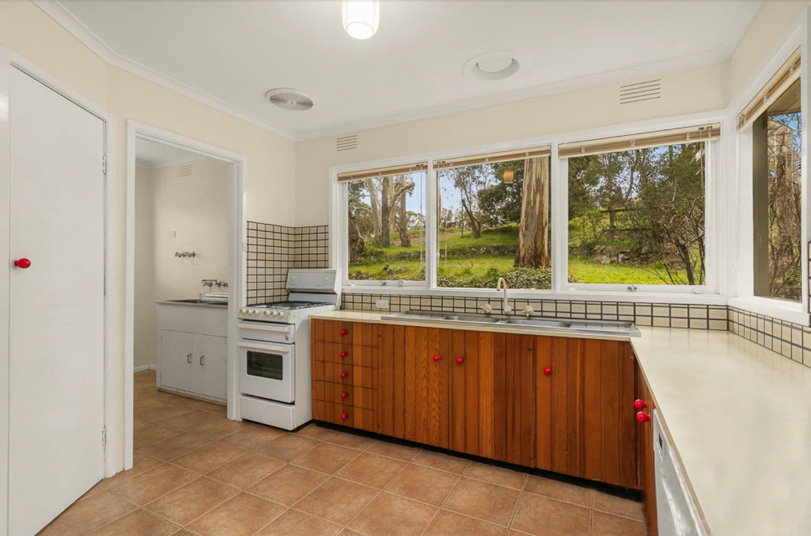 19 Piper Crescent, Eltham VIC 3095, Eltham - Thumbnail 5