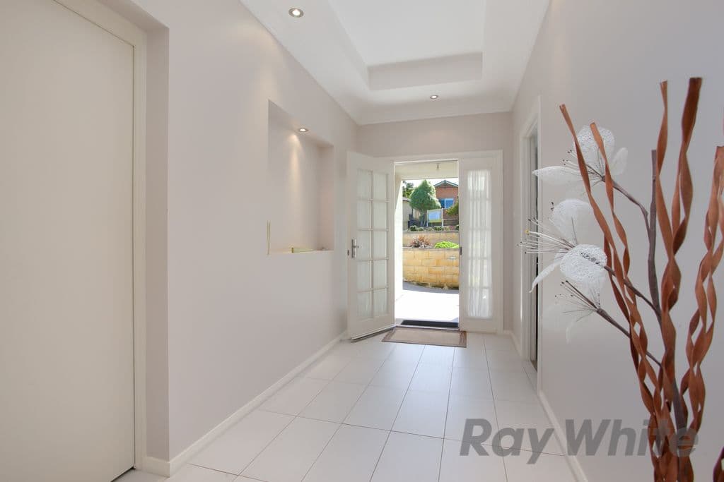 45 Nyanda Avenue, FLORAVILLE NSW 2280, Floraville - Thumbnail 4