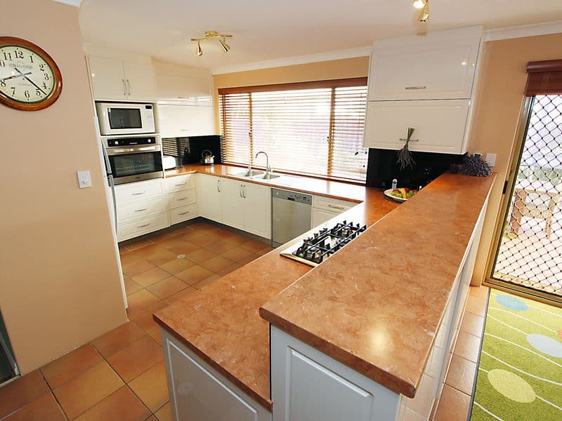 29 Woodleigh Gardens, BALLAJURA WA 6066, Ballajura - Thumbnail 2