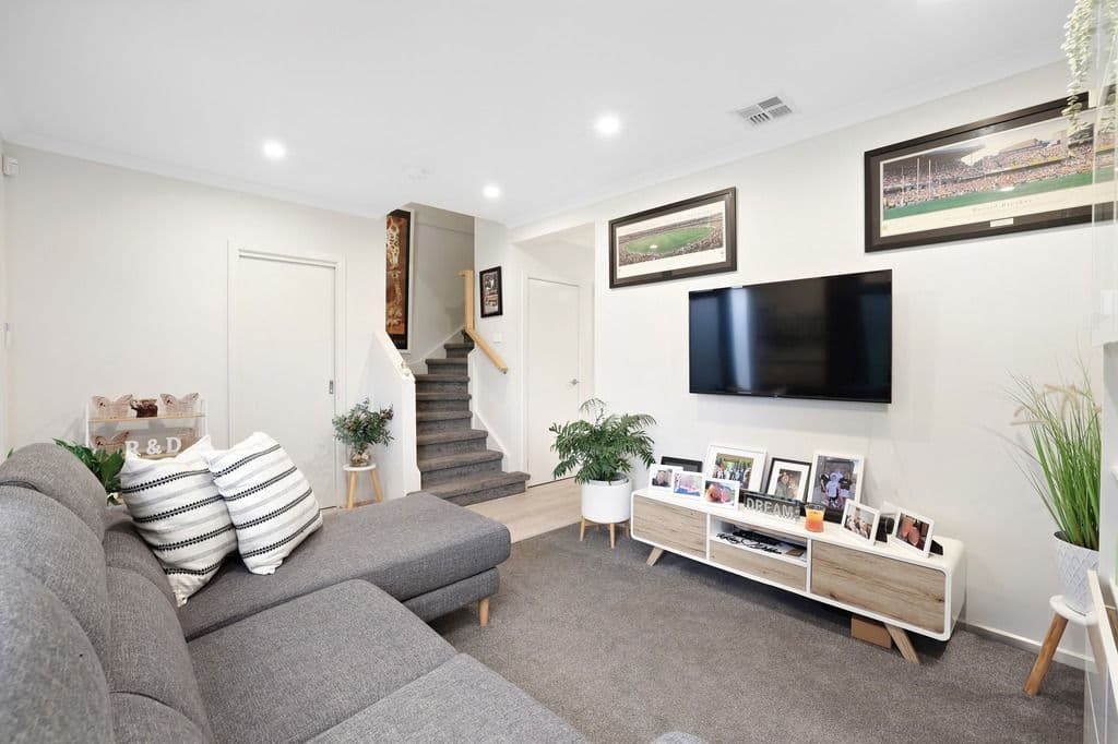 20 Bonsallo Walk, Tarneit VIC 3029, Tarneit - Thumbnail 3