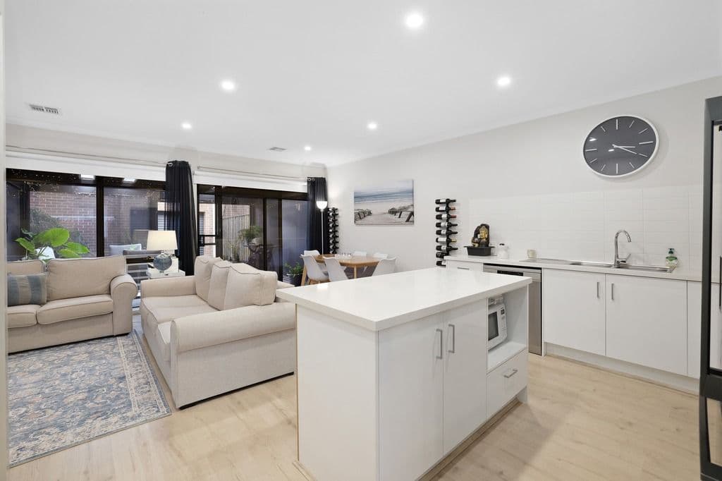 20 Bonsallo Walk, Tarneit VIC 3029, Tarneit - Thumbnail 5