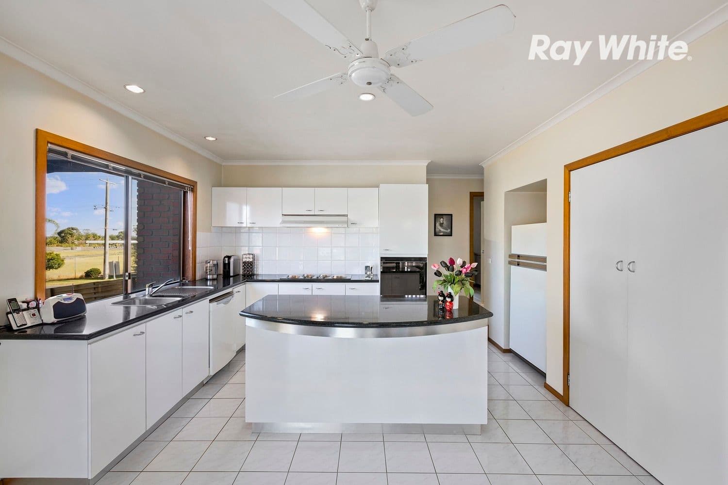 1 Lumeah Court, Dingley Village VIC 3172, Dingley Village - Thumbnail 4
