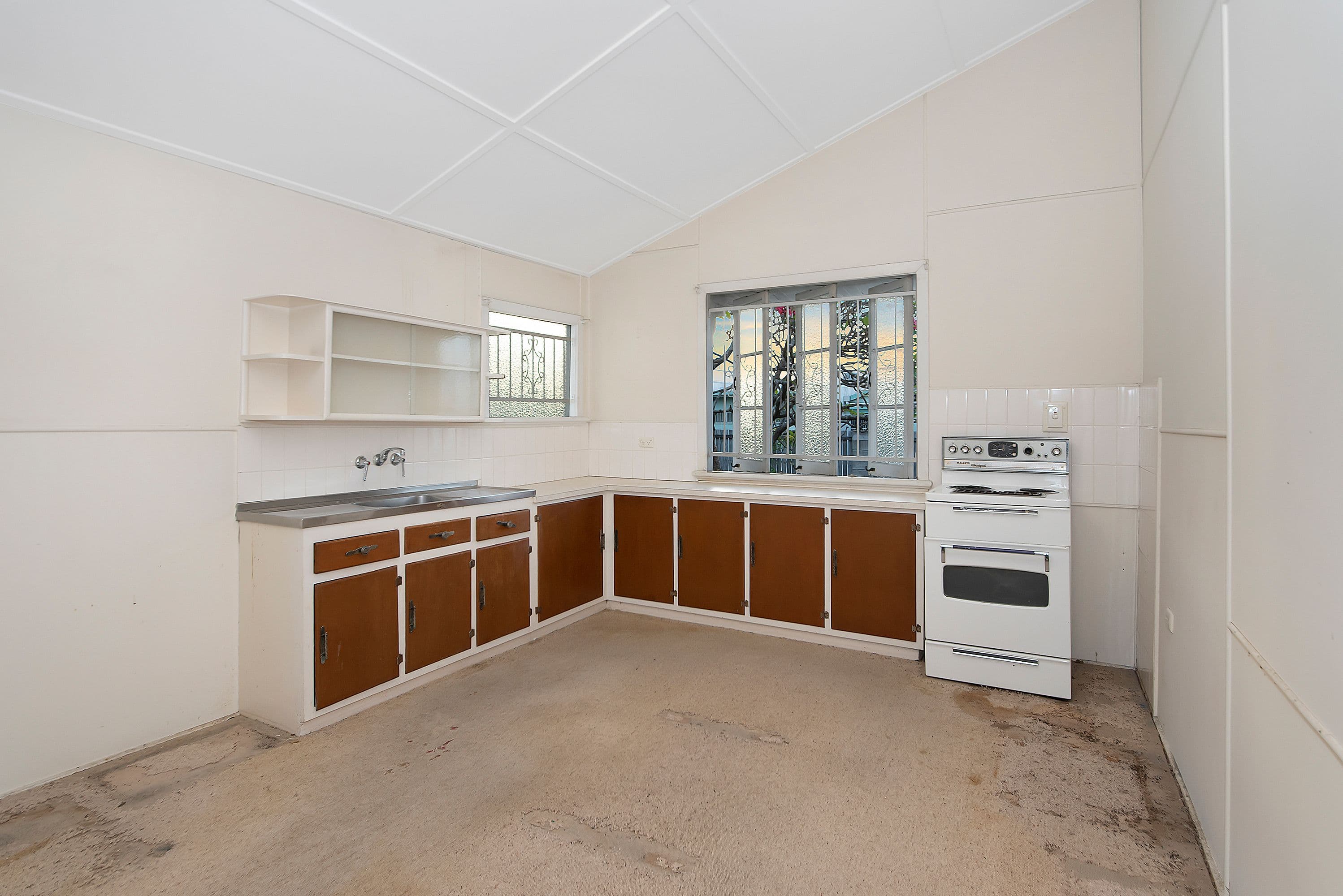 2 Armstrong Street, Hermit Park QLD 4812, Hermit Park - Thumbnail 5