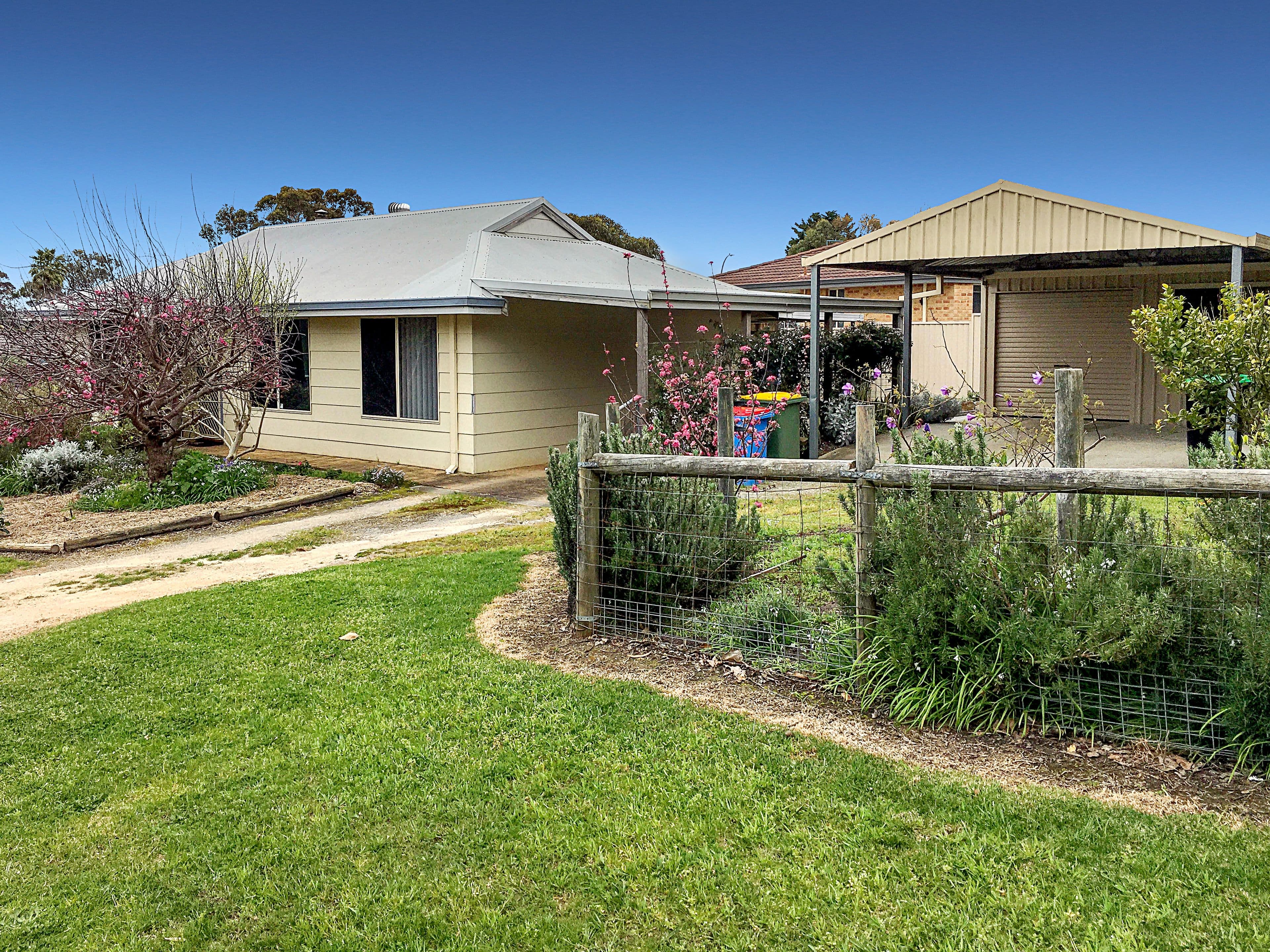 2 Gillam Place, Mount Melville WA 6330, Mount Melville - Thumbnail 2