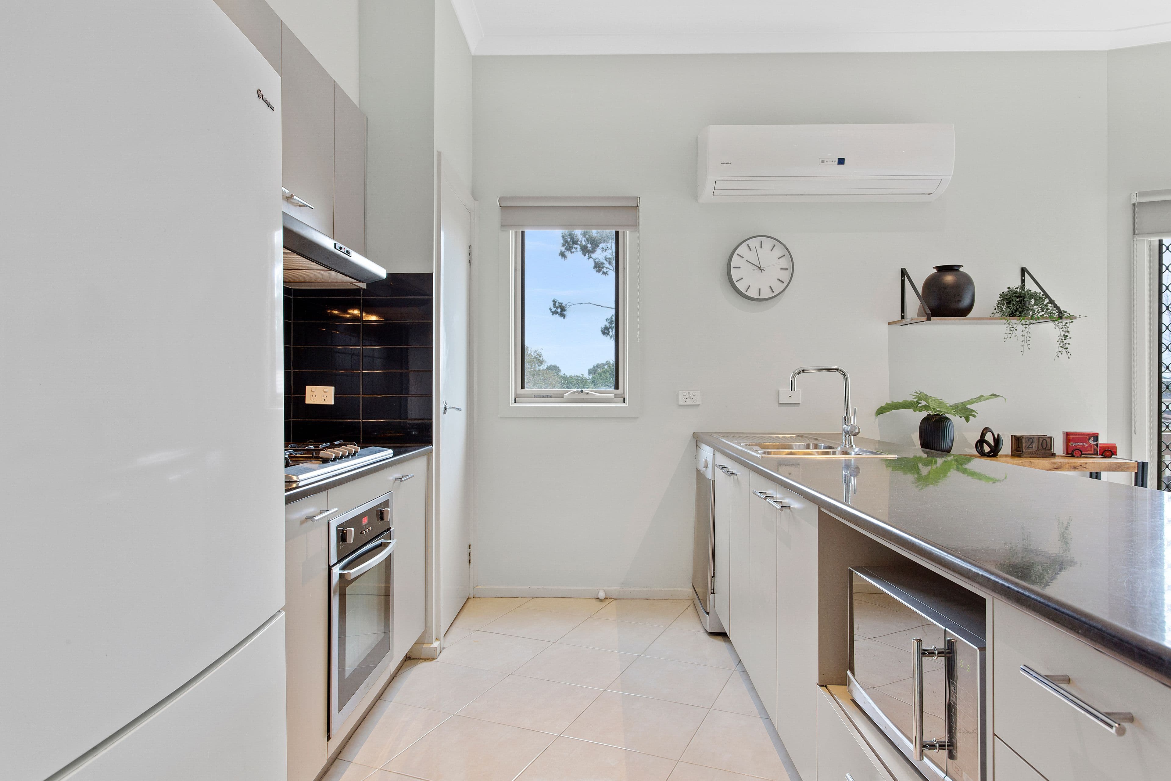 5 Vimini Drive, Narre Warren VIC 3805, Narre Warren - Thumbnail 2