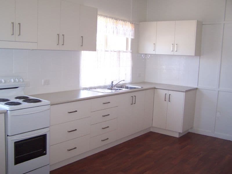 14 Agnes Street, GLADSTONE QLD 4680, South Gladstone - Thumbnail 2