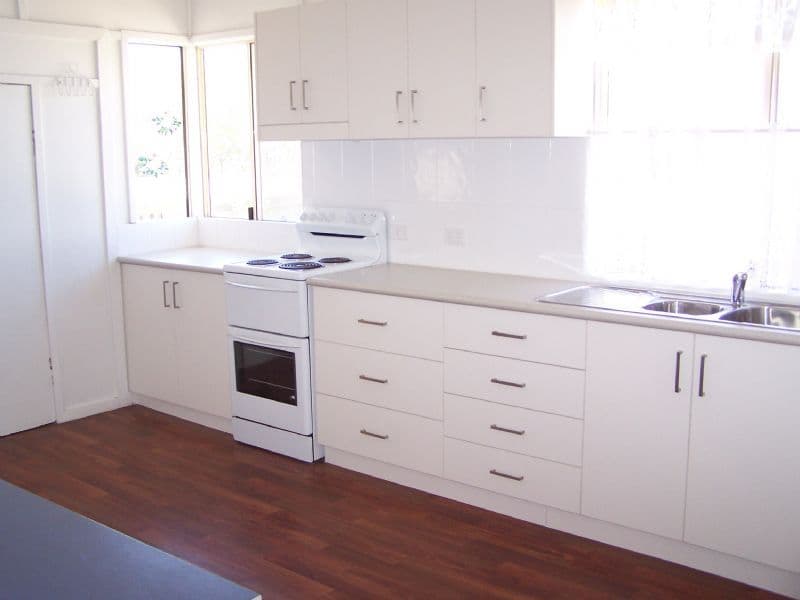 14 Agnes Street, GLADSTONE QLD 4680, South Gladstone - Thumbnail 5