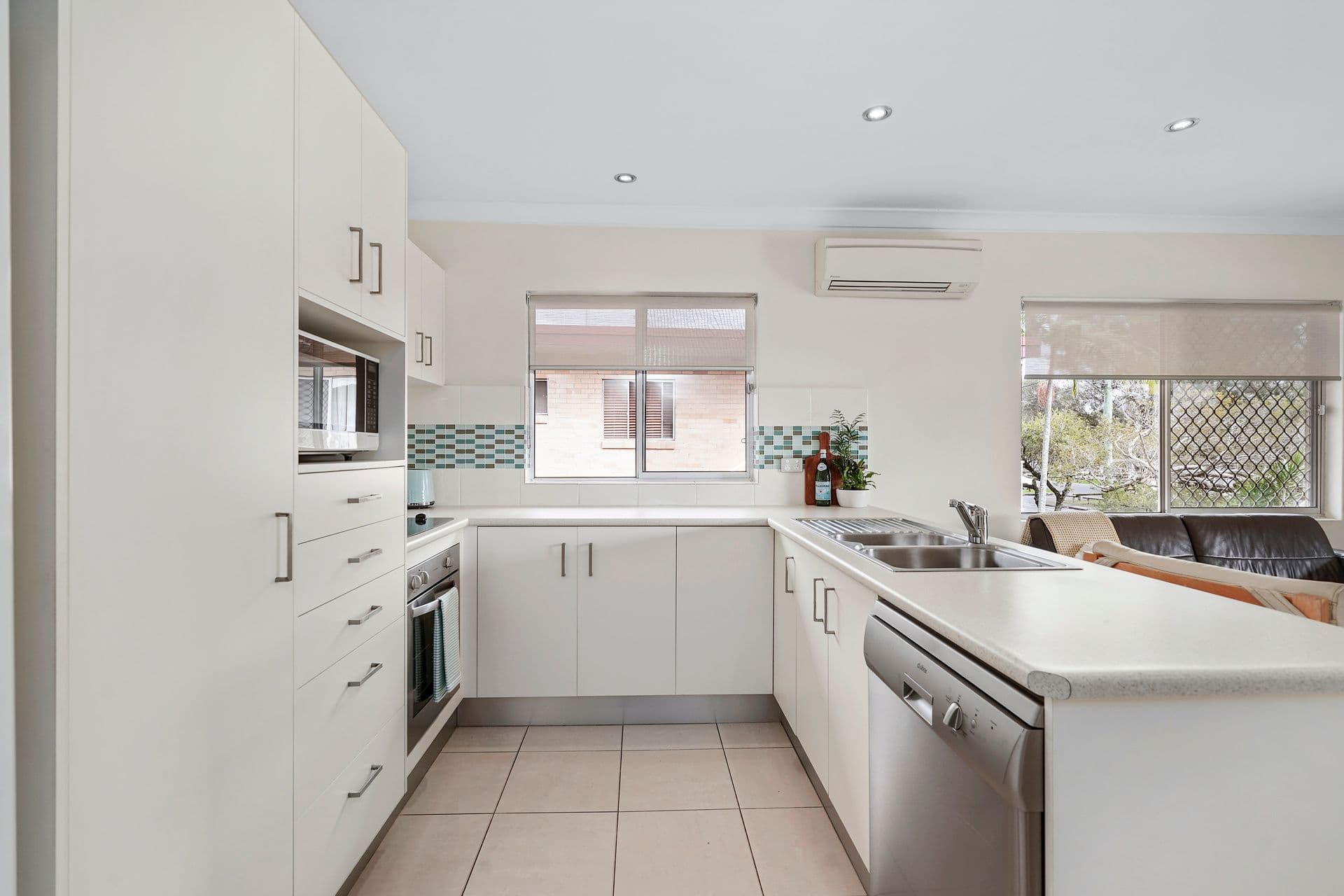 96 Duringan Street, Currumbin QLD 4223, Currumbin - Thumbnail 5
