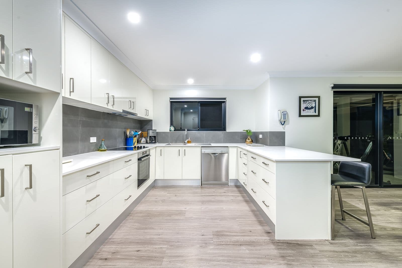 14 Sapphire Street, Hollywell QLD 4216, Hollywell - Thumbnail 8