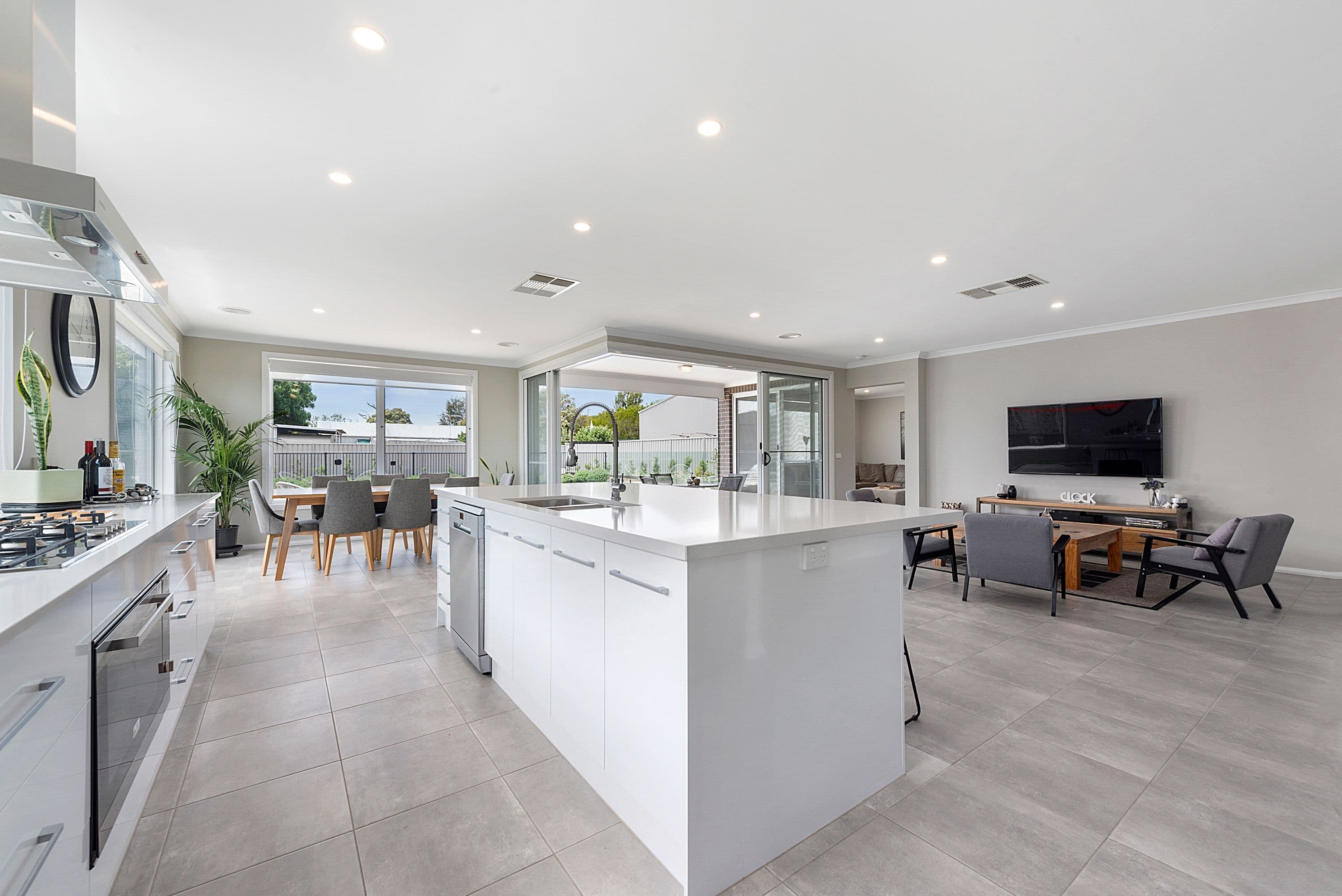 17 Courtney Street, Yarrawonga VIC 3730, Yarrawonga - Thumbnail 2