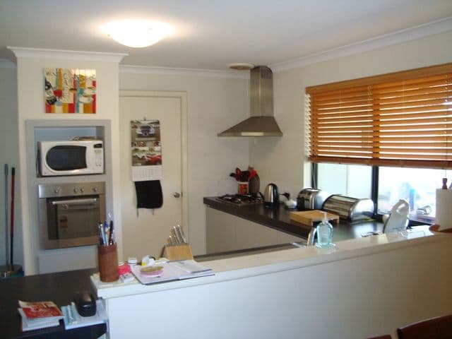 2 Mesa Place, CANNING VALE WA 6155, Canning Vale - Thumbnail 2