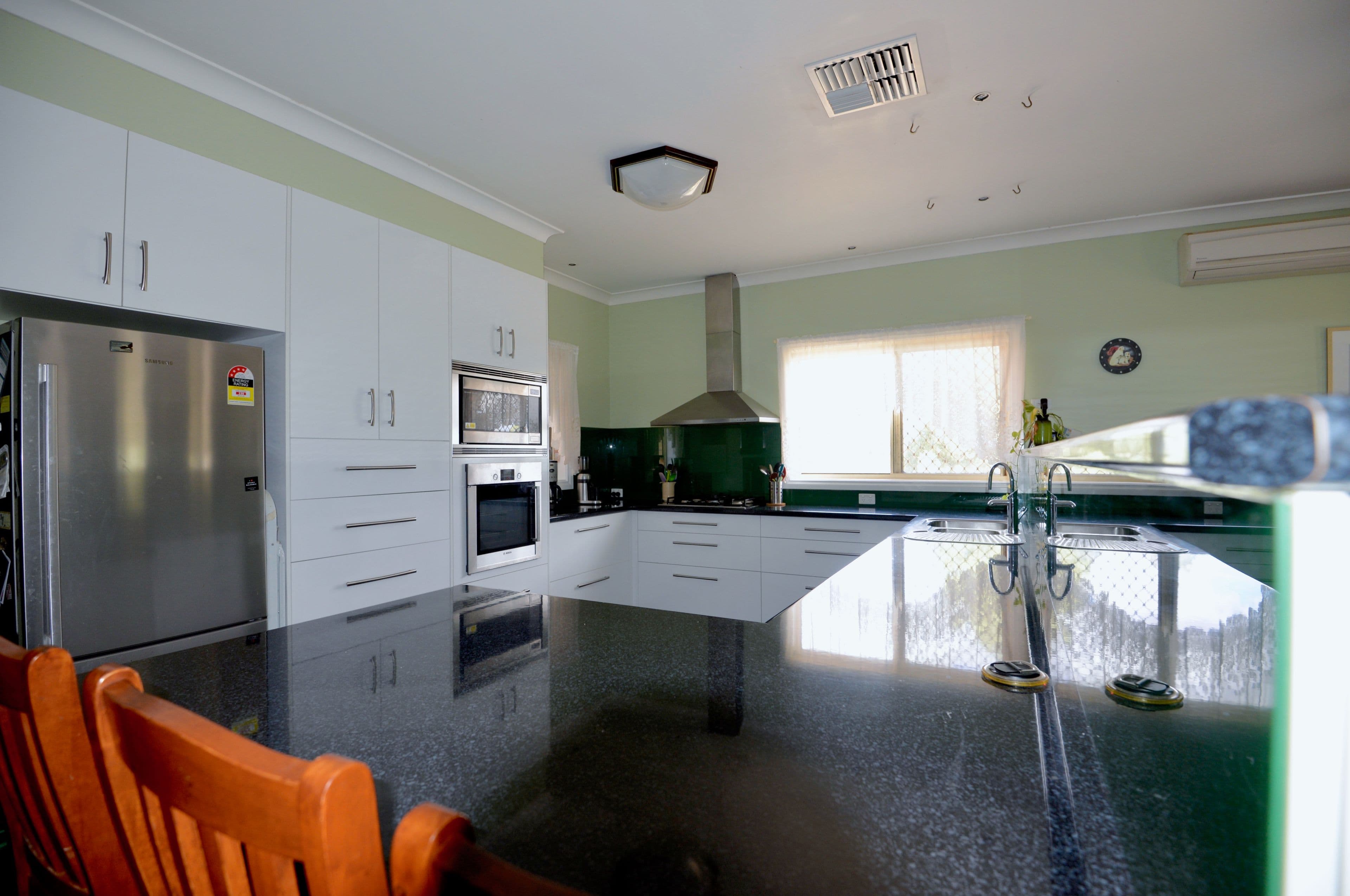 114 Bruce Street, Coolamon - Thumbnail 2