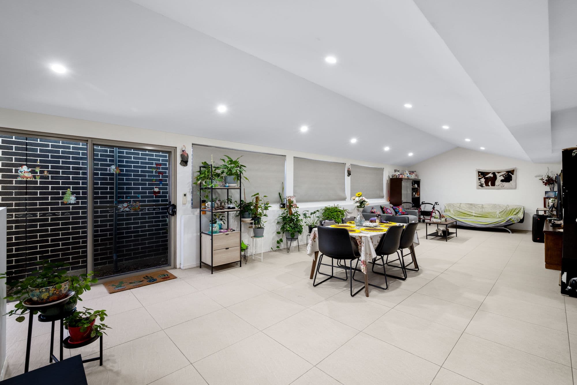 9 & 9a Francisco Crescent, Rosemeadow NSW 2560, Rosemeadow - Thumbnail 5