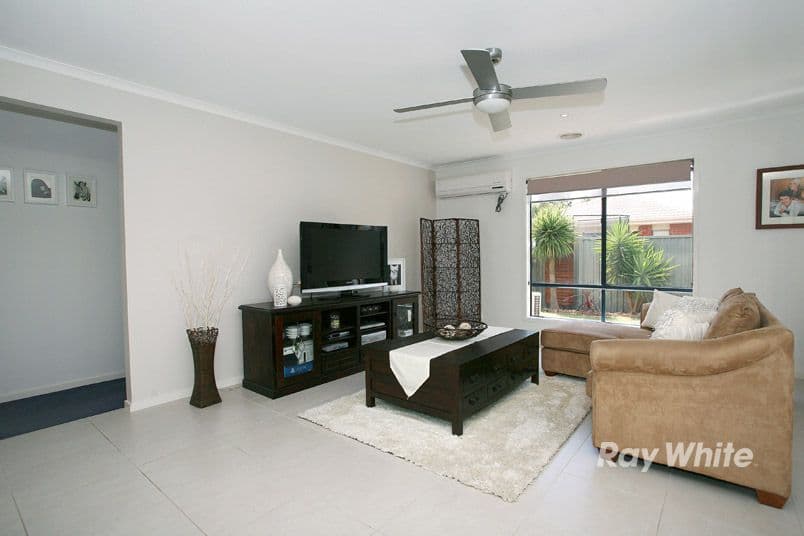 10 Reynard Place, CRANBOURNE EAST VIC 3977, Cranbourne East - Thumbnail 6