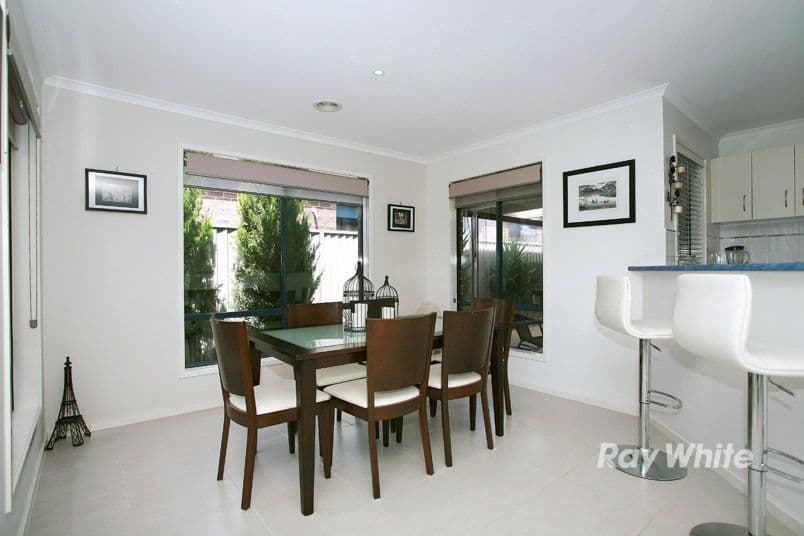 10 Reynard Place, CRANBOURNE EAST VIC 3977, Cranbourne East - Thumbnail 7