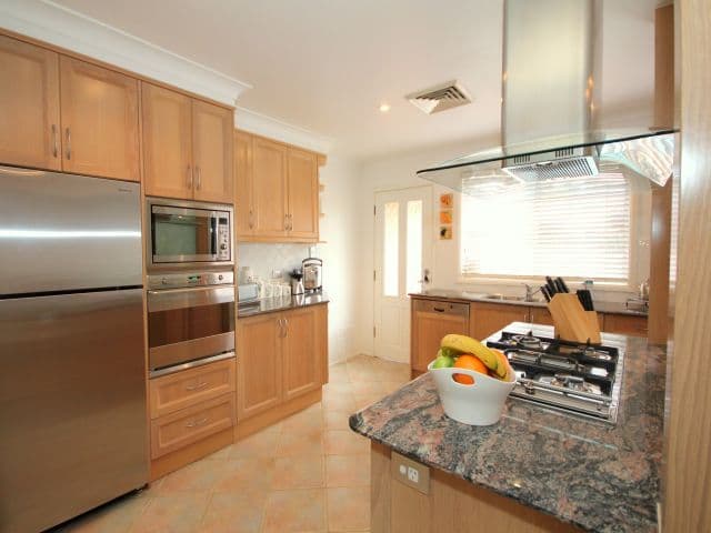 23 Lucinda Avenue, GEORGES HALL NSW 2198, Georges Hall - Thumbnail 4