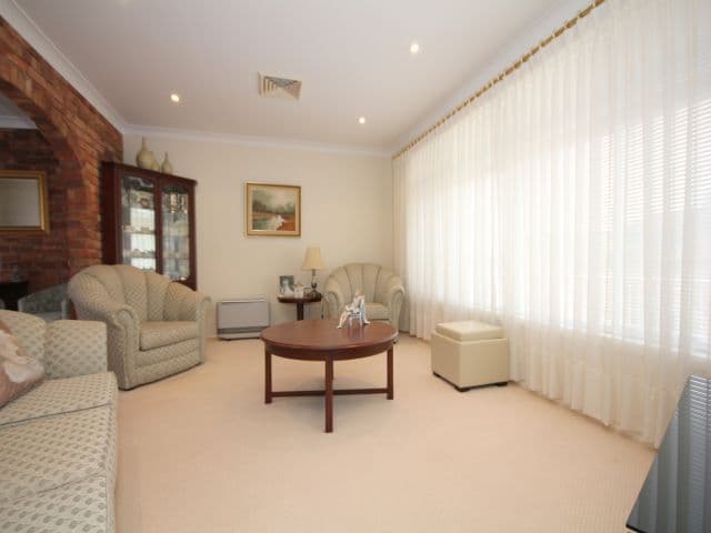 23 Lucinda Avenue, GEORGES HALL NSW 2198, Georges Hall - Thumbnail 6