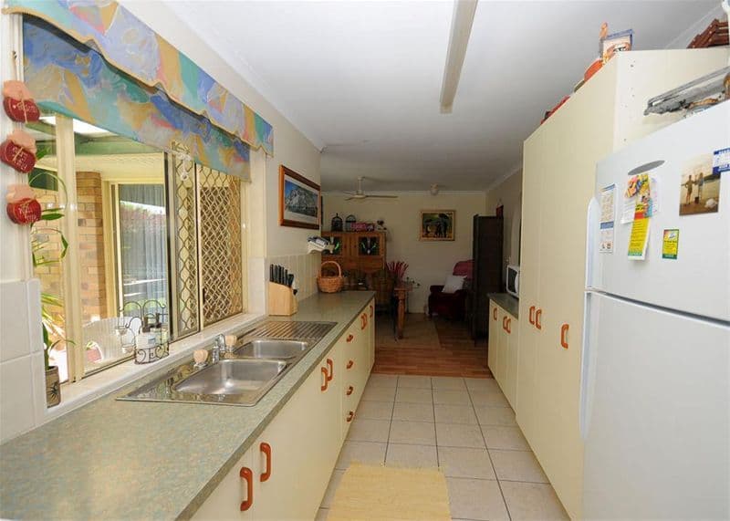 24A Long Street, POINT VERNON QLD 4655, Point Vernon - Thumbnail 4