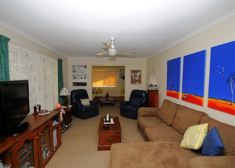 24A Long Street, POINT VERNON QLD 4655, Point Vernon - Thumbnail 6