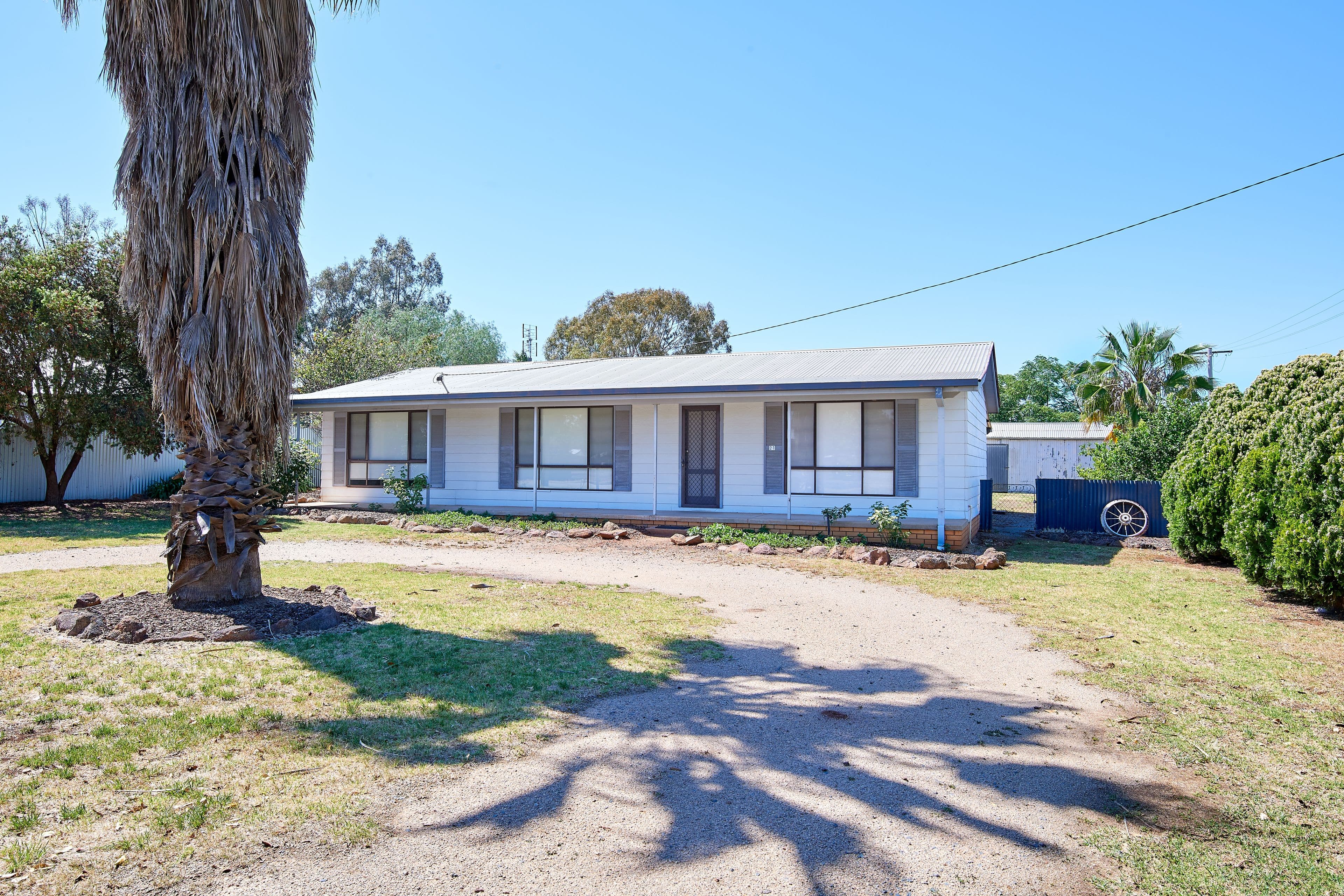 21 Stinson Street, Coolamon NSW 2701, Coolamon - Image 1