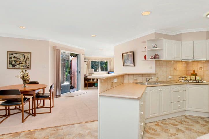 25 Curnola Court, DONCASTER VIC 3108, Doncaster - Thumbnail 4