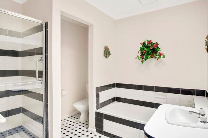 25 Curnola Court, DONCASTER VIC 3108, Doncaster - Thumbnail 5