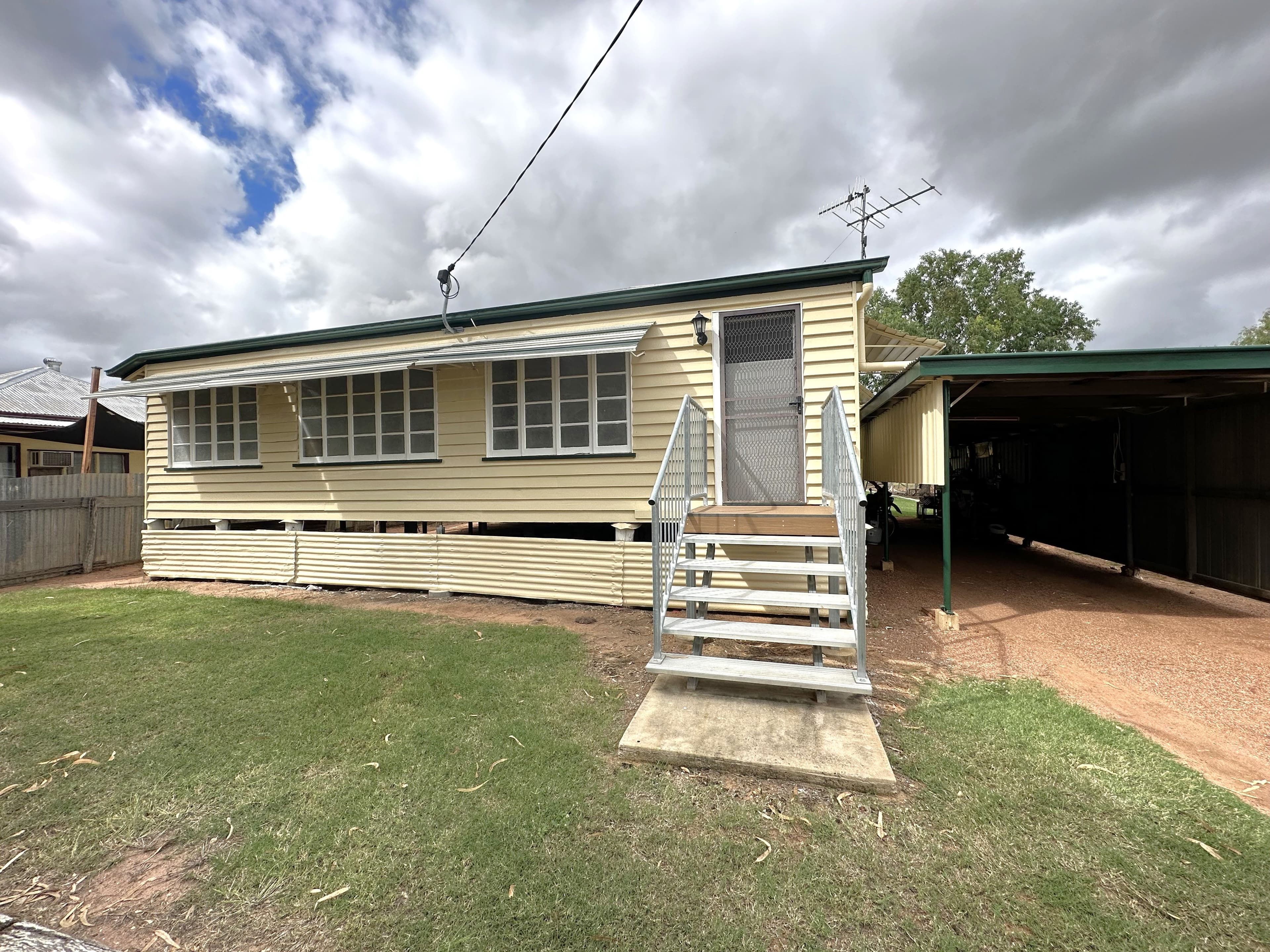 13 Plane Street, Barcaldine QLD 4725, Barcaldine - Thumbnail 2