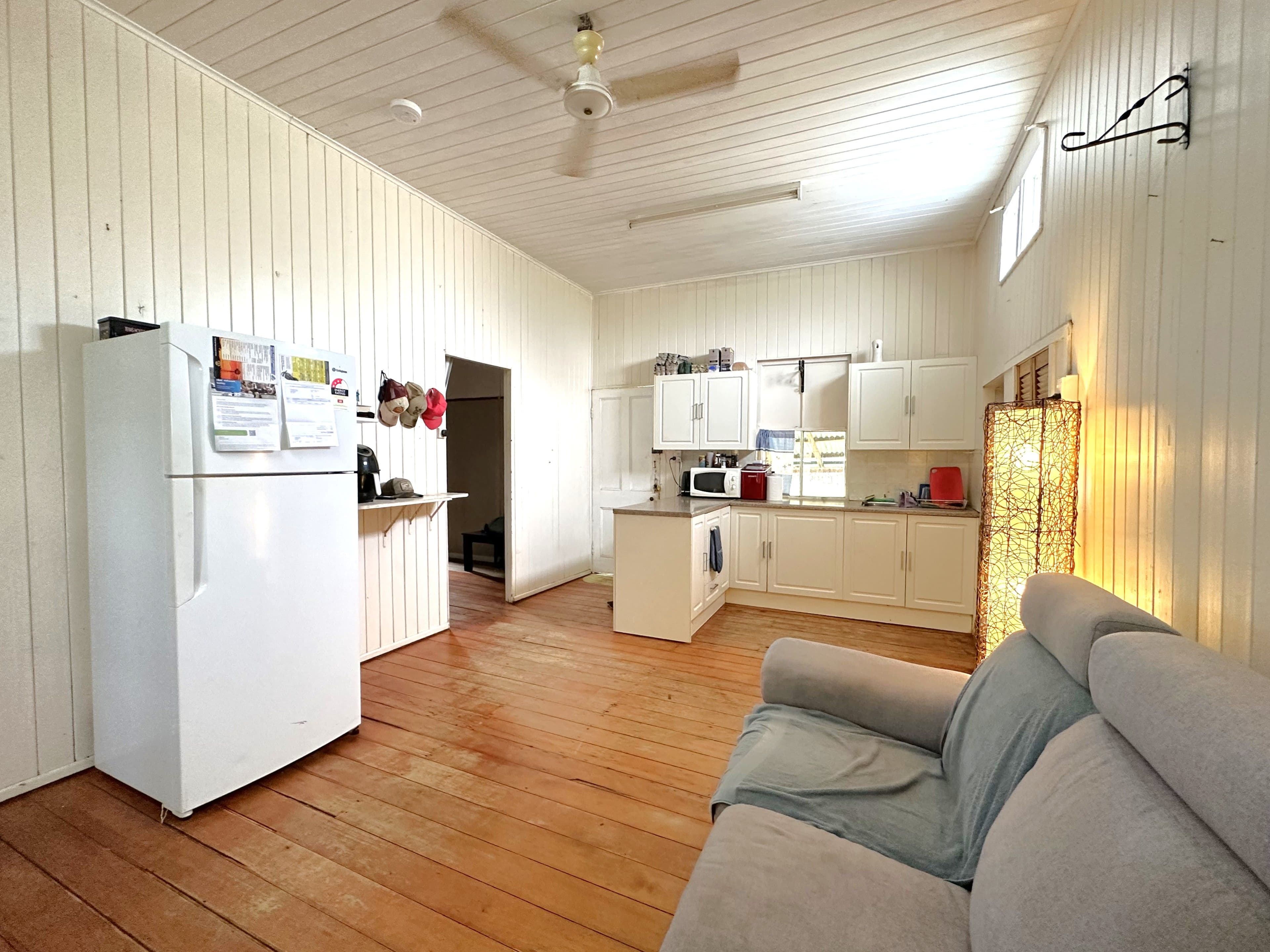 13 Plane Street, Barcaldine QLD 4725, Barcaldine - Thumbnail 4