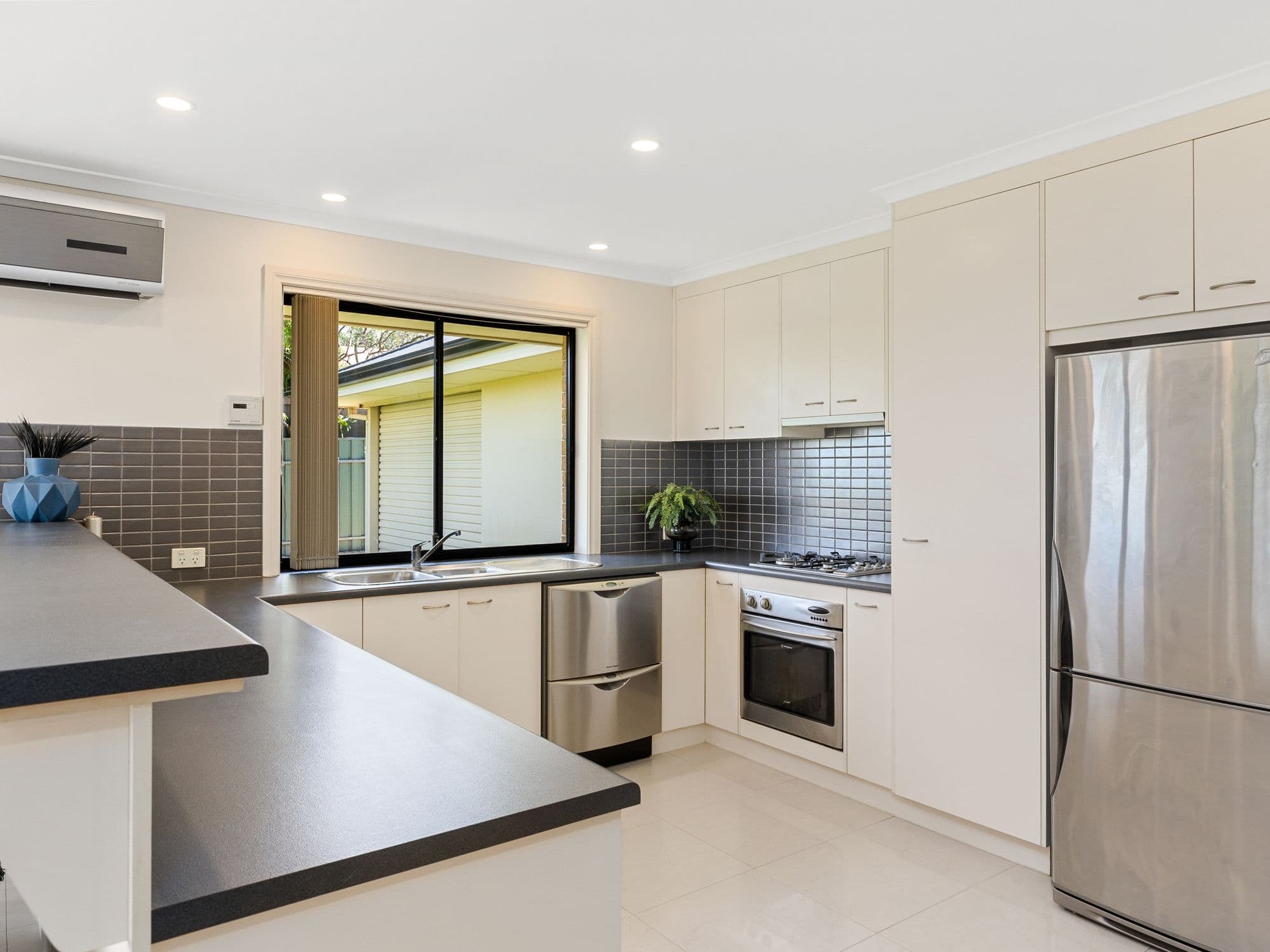7 Phillip Court, Hallett Cove SA 5158, Hallett Cove - Thumbnail 4