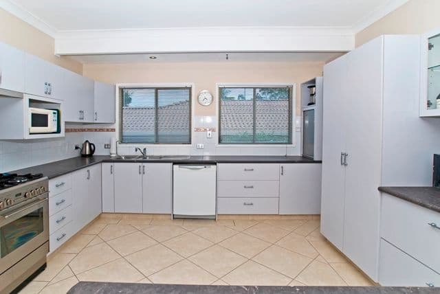 25 Bradstone Road, CARRARA QLD 4211, Carrara - Thumbnail 3