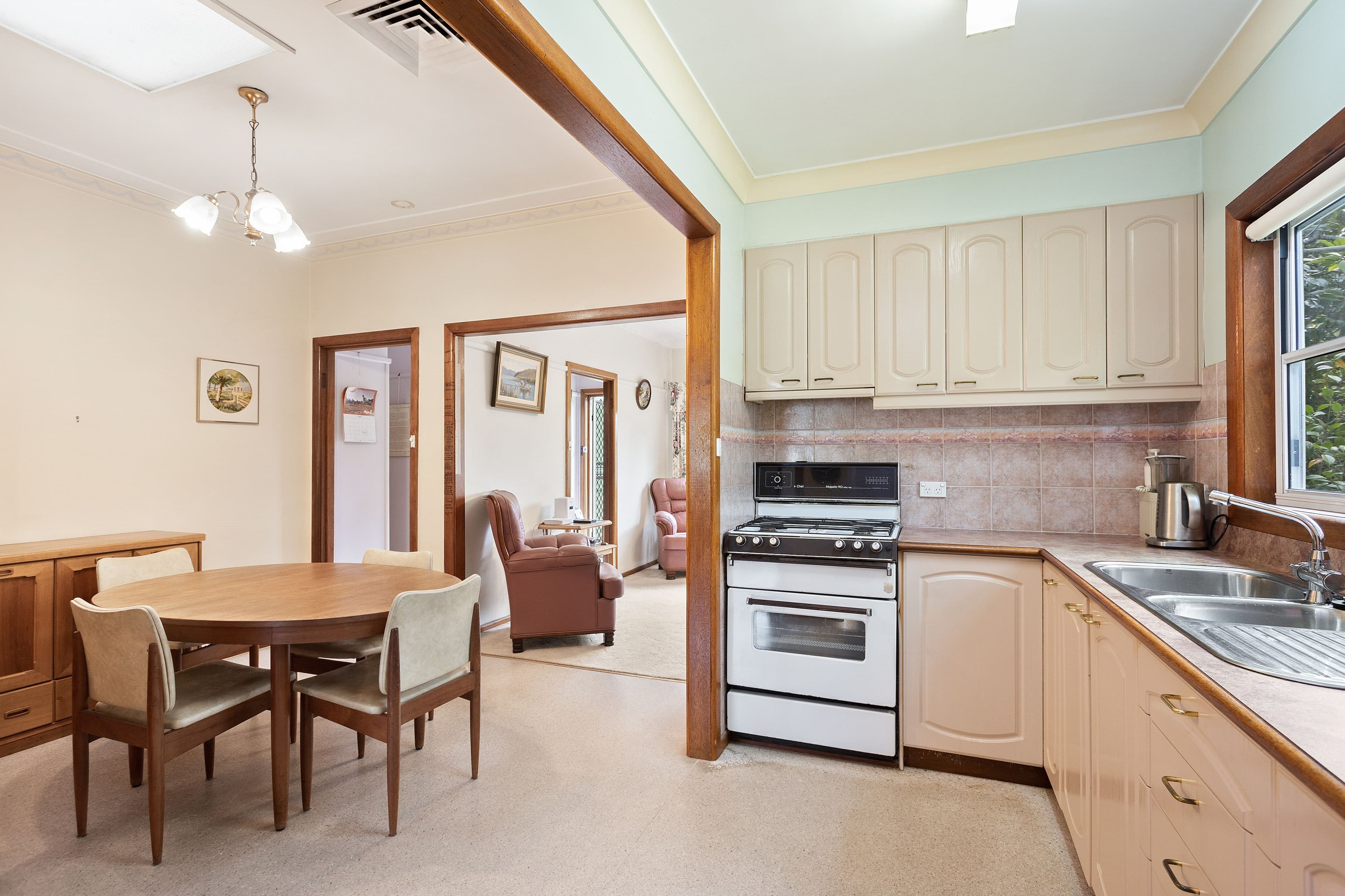 3/2 Serrata Court, Hillside - Thumbnail 3