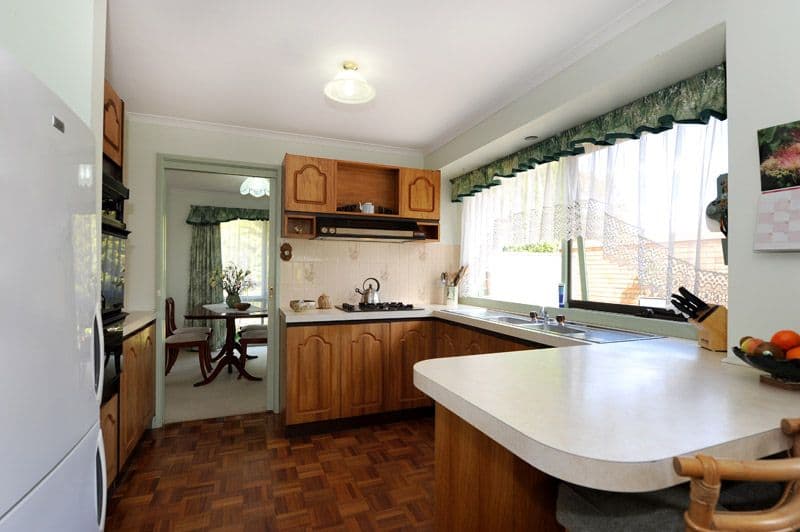 7 Landsdale Crescent, WANTIRNA SOUTH VIC 3152, Wantirna South - Thumbnail 4