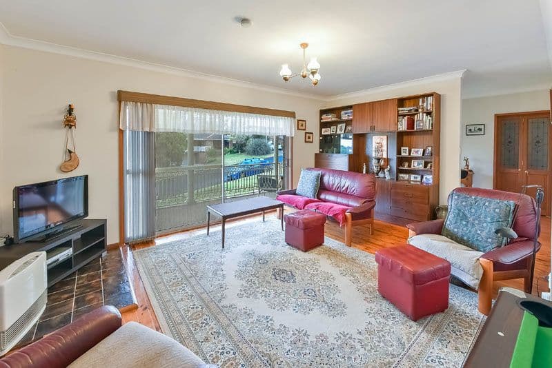 73 Pinaroo Crescent, Bradbury - Thumbnail 2