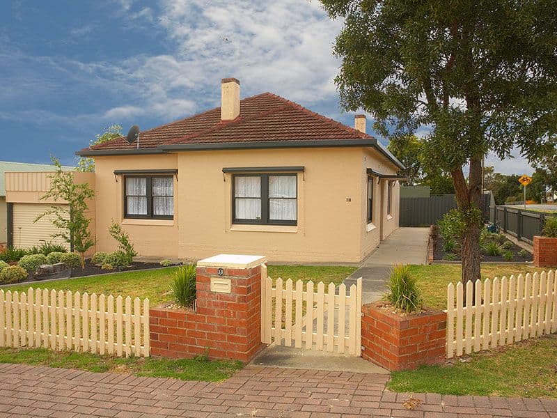 18 Brand Avenue, VICTOR HARBOR SA 5211, Victor Harbor - Thumbnail 2
