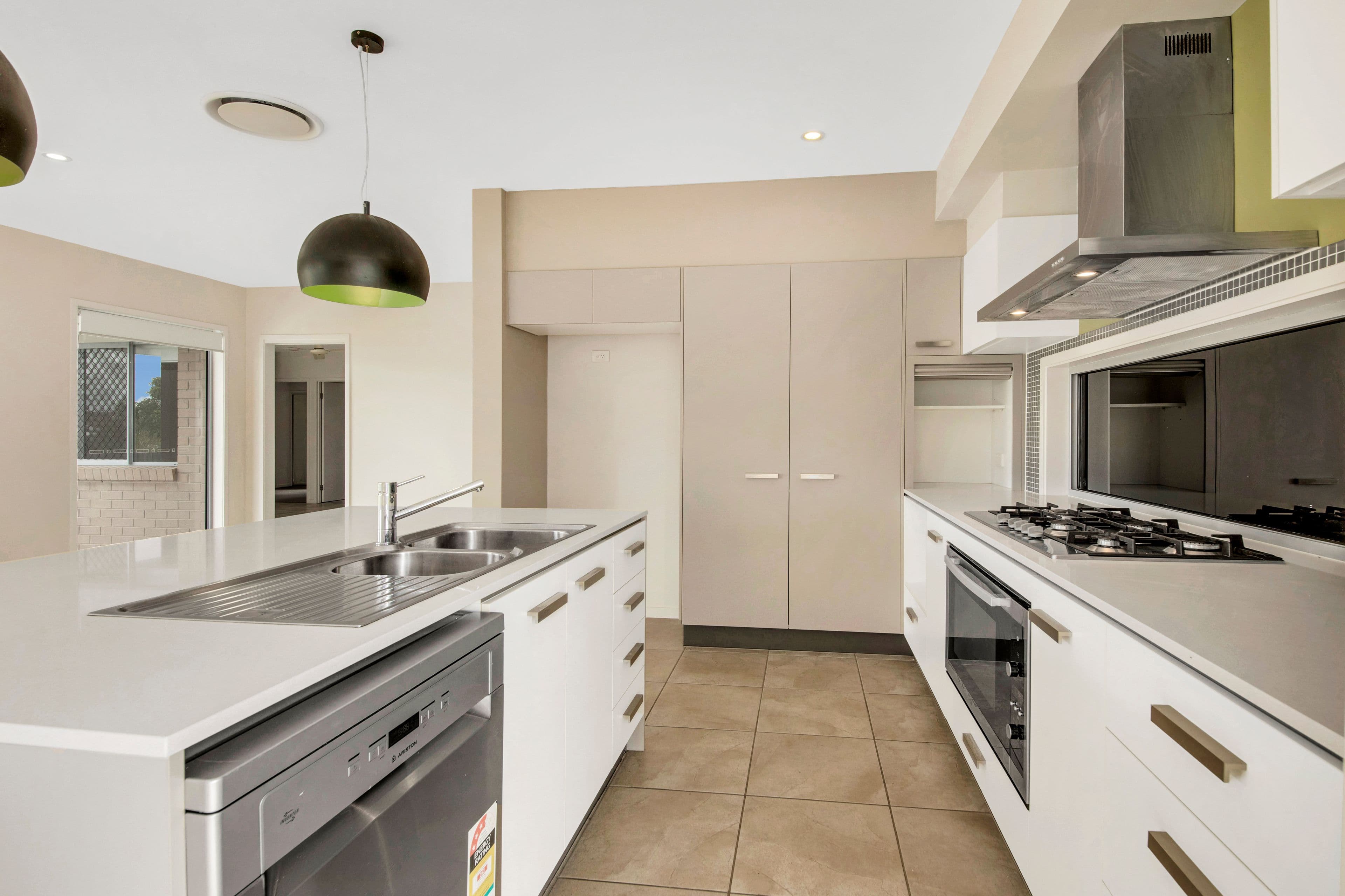 135 Emmadale Drive, New Auckland QLD 4680, New Auckland - Thumbnail 4