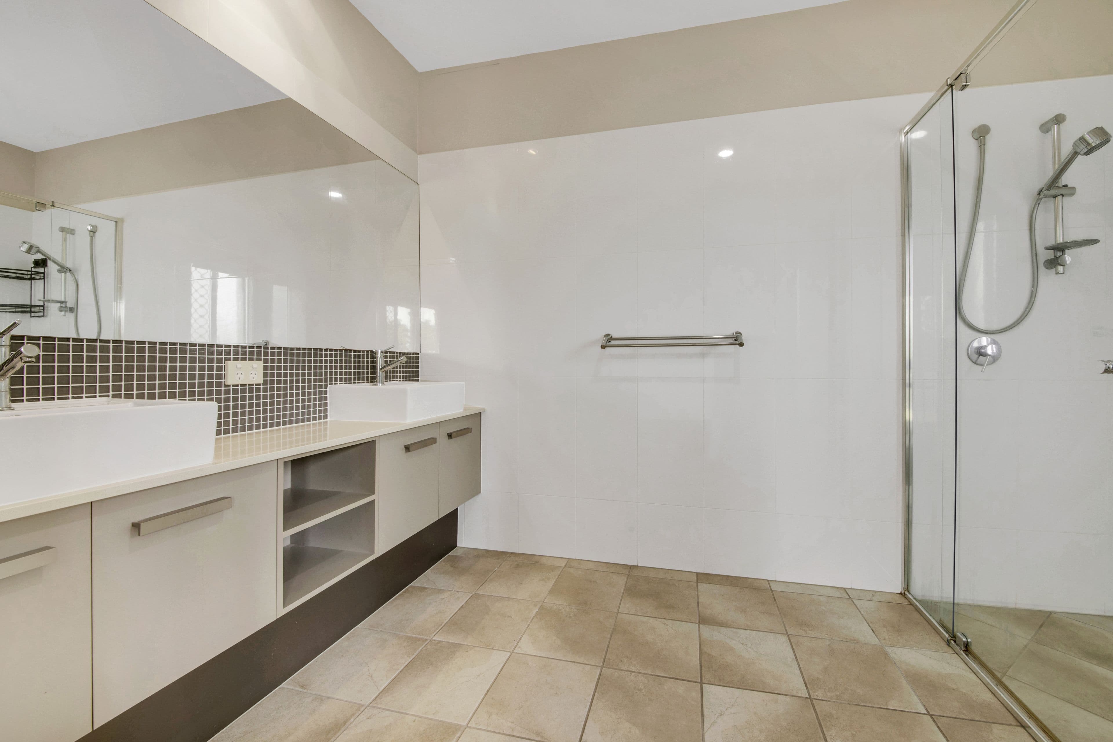 135 Emmadale Drive, New Auckland QLD 4680, New Auckland - Thumbnail 8