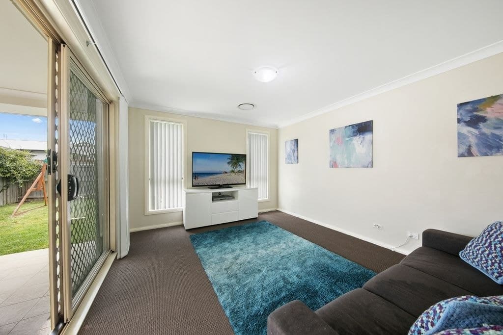13 Golden Whistler Avenue, Aberglasslyn - Thumbnail 5
