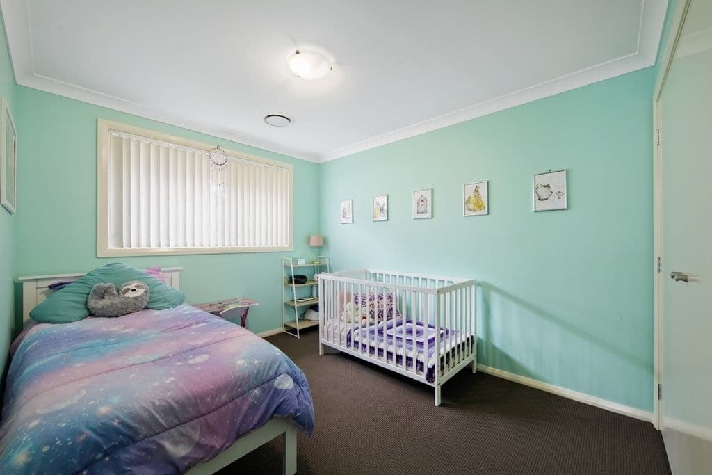13 Golden Whistler Avenue, Aberglasslyn - Thumbnail 8