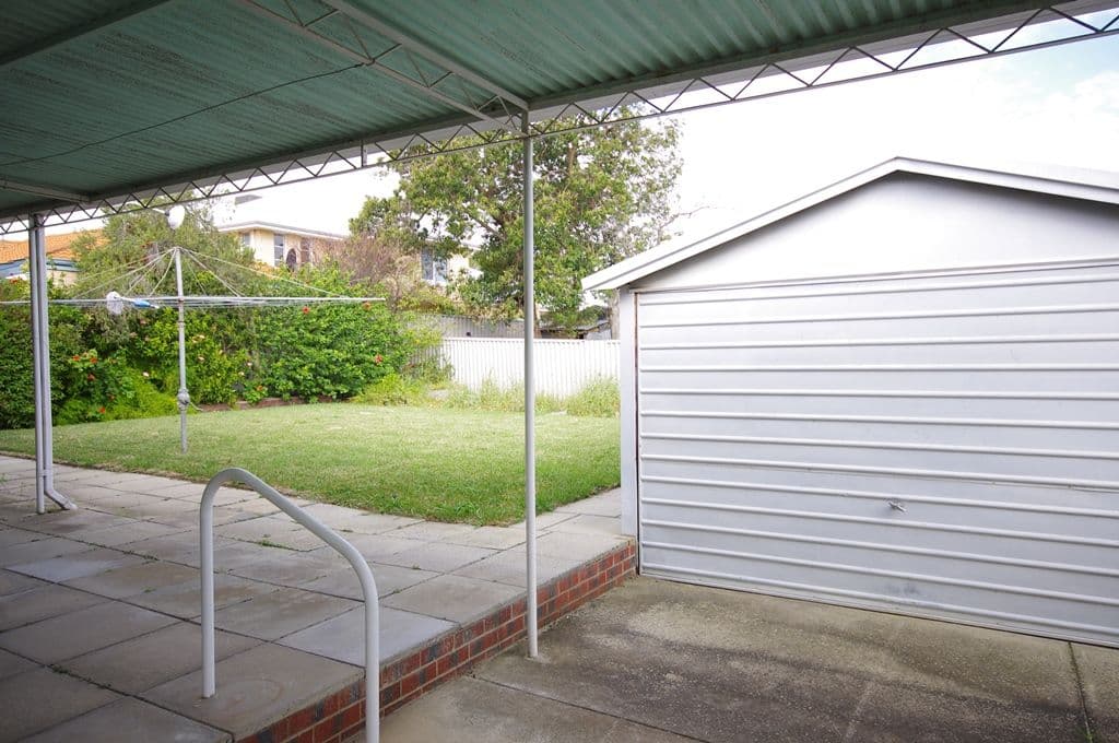 4 Ilumba Road, NOLLAMARA WA 6061, Nollamara - Thumbnail 2