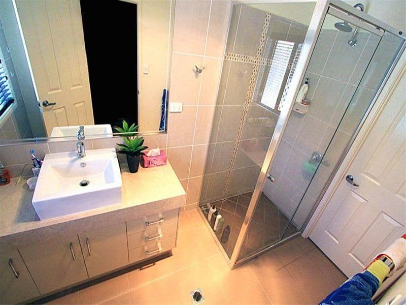 27 Laird Avenue, NORMAN GARDENS QLD 4701, Norman Gardens - Thumbnail 4