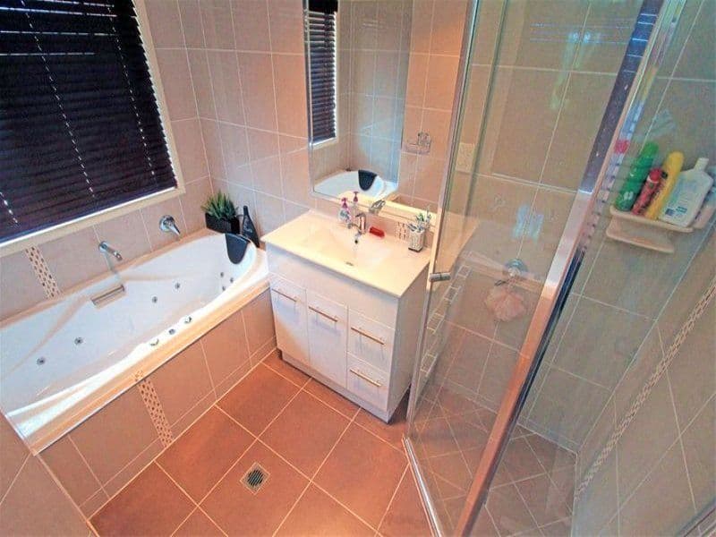 27 Laird Avenue, NORMAN GARDENS QLD 4701, Norman Gardens - Thumbnail 7
