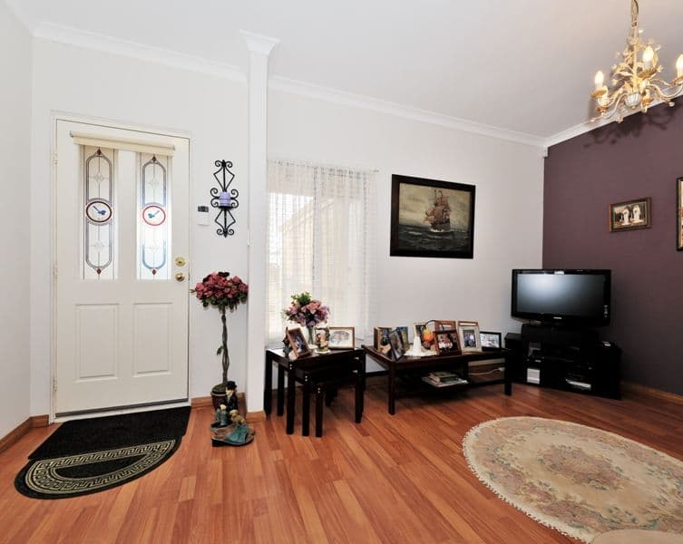 10 Rocklea Crescent, ELLENBROOK WA 6069, Ellenbrook - Thumbnail 3