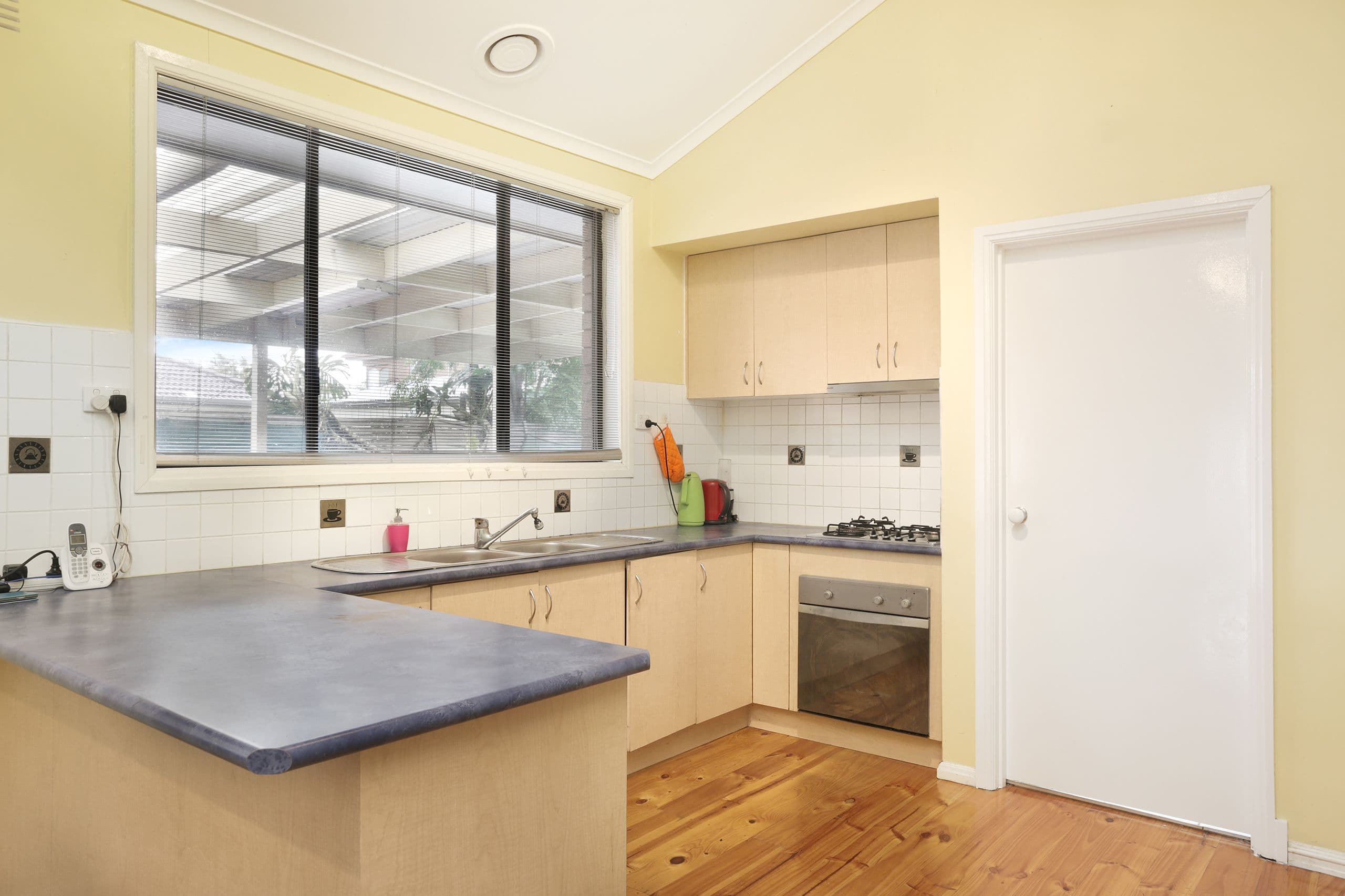 27 Stonehaven Drive, Thomastown VIC 3074, Thomastown - Thumbnail 2
