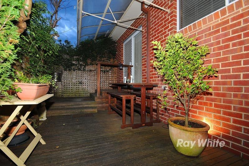 38 Aisbett Avenue, WANTIRNA SOUTH VIC 3152, Wantirna South - Thumbnail 2