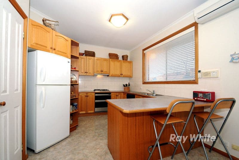 38 Aisbett Avenue, WANTIRNA SOUTH VIC 3152, Wantirna South - Thumbnail 3